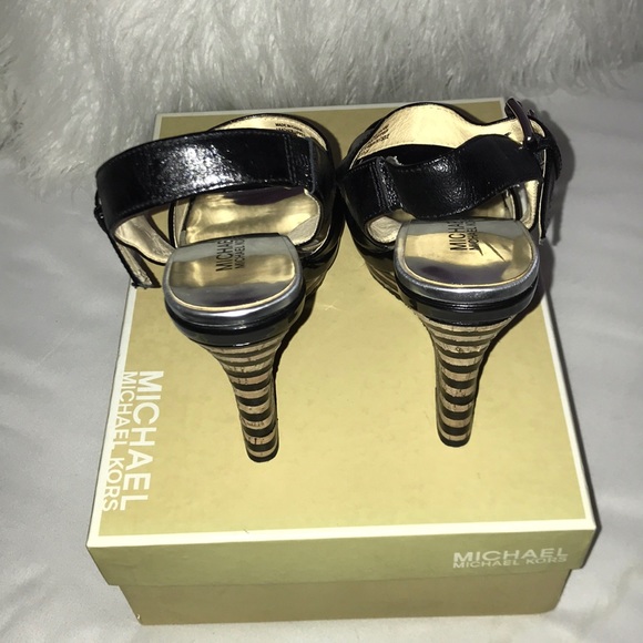 GORGEOUS MK WEDGES ✨🖤 - Picture 5 of 8